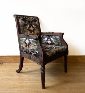 Vintage Chair in Crocodillia Velvet